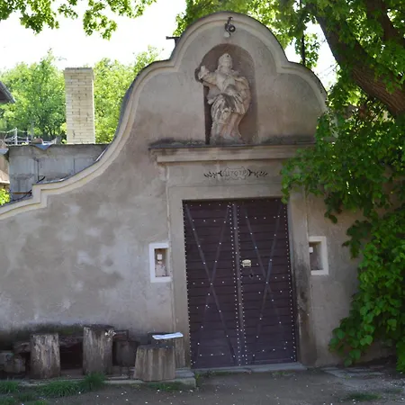 Stary Dvur Pod Palavou - Staj Šakvice